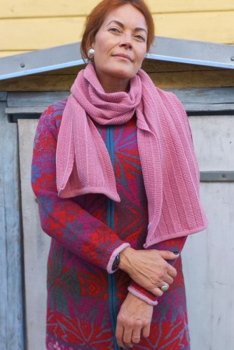 LM-20 J9 Soft scarf in merino